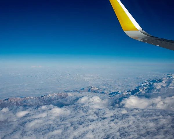 Vuelo Sobre Las Montañas Del Cáucaso Avión —  Fotos de Stock