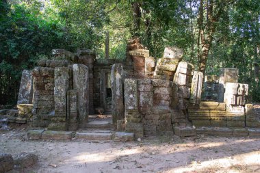 Kamboçya 'dan tapınak kompleksine git..