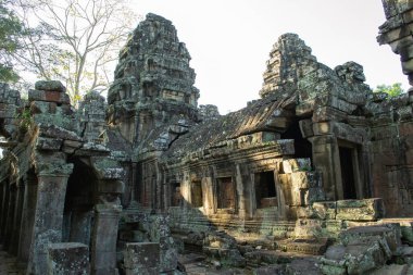 Kamboçya 'dan tapınak kompleksine git..