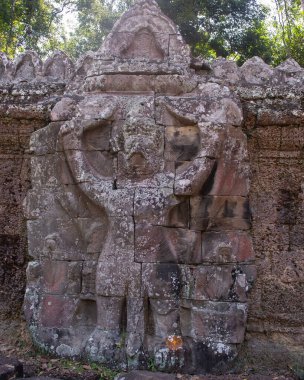 Kamboçya 'dan tapınak kompleksine git..