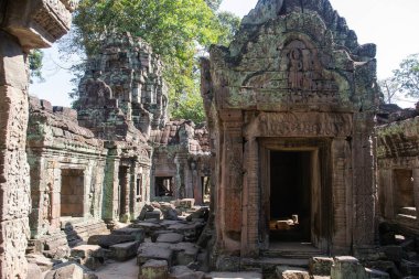 Kamboçya 'dan tapınak kompleksine git..