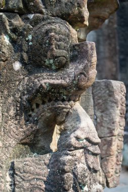 Kamboçya 'dan tapınak kompleksine git..