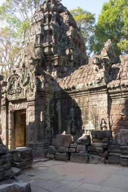 Kamboçya 'dan tapınak kompleksine git..