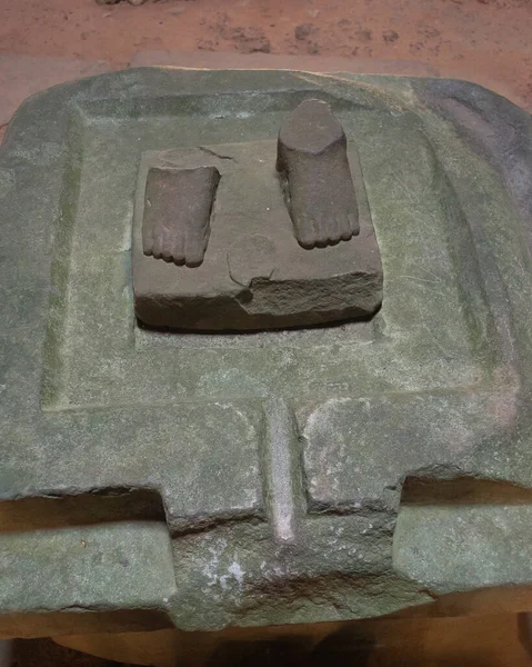 Kamboçya 'dan tapınak kompleksine git..