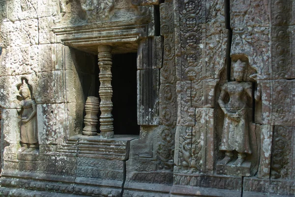 寺院複合体でカンボジアを旅する — ストック写真