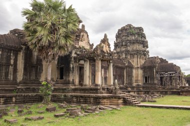 Kamboçya 'dan tapınak kompleksine git..