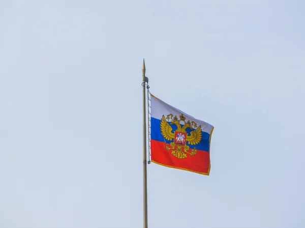 Russian flag on Senate Palace in Moscow Kremlin in Moscow — Stock Photo, Image