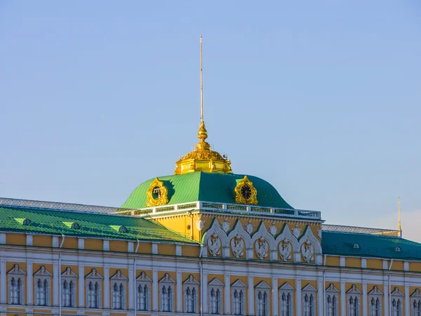 Moscow Kremlin Palace and Moskva river — Stock Photo, Image