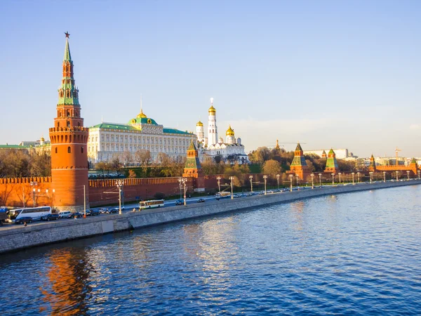 Moskova kremlin Sarayı ve Moskova Nehri 