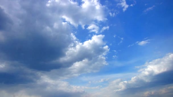 Cielo azul con nubes 4k — Vídeos de Stock