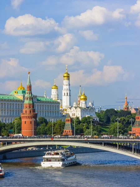 The Kremlin and Big Stone Bridge — Stock Photo, Image