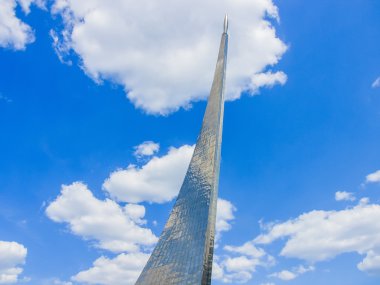 Moskova, Rusya - 5 Mayıs 2016: Uzay Müzesi. Fatihler anıt