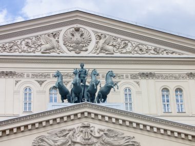 Квадрига Аполлона на здании Большого театра в Москве