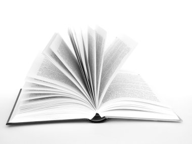 beyaz arkaplan üzerine açık kitap
