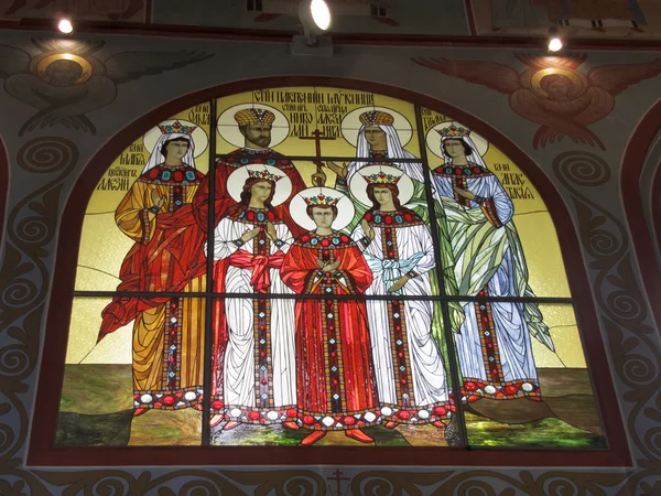 Stained glass windows of the Cathedral of the Holy Trinity in Schelkovo, Moscow region. regal Martyrs — Stock Photo, Image