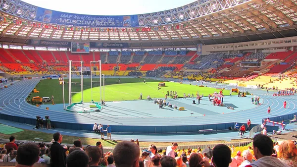 Rusko - cca 2013: razítka vytištěno v Rusku vyhrazené xiv mistrovství světa v atletice 2013, která se konala v Rusku, cca 2013 — Stock fotografie
