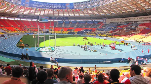 Rusland - omstreeks 2013: een stempel gedrukt in Rusland toegewijde xiv wereldkampioenschappen atletiek 2013 in Rusland, omstreeks 2013 gehouden — Stockfoto