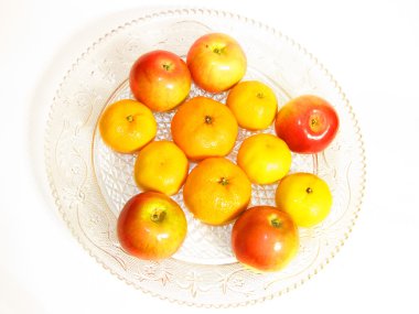 elma ile büyük tabak