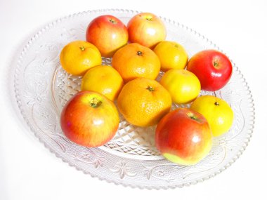 elma ile büyük tabak