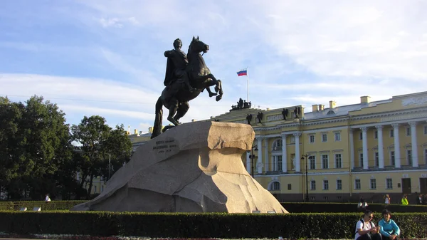 Бронзові вершник - пам'ятник Петру I в Санкт-Петербурзі — стокове фото