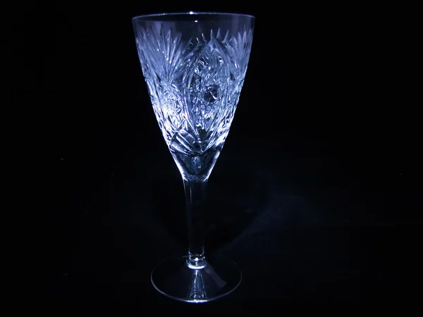 Verre cristal sur fond noir — Photo