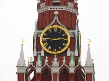 Moskova'da Kremlin saat