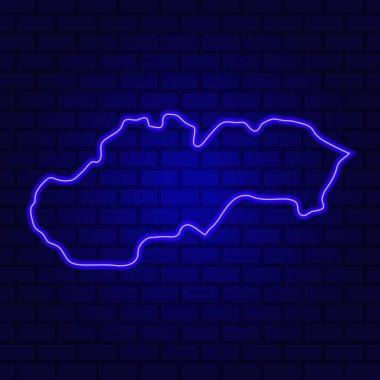 Tuğla duvar zemininde parlayan neon tabela