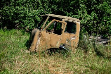 Çernobil faciasından sonra bırakılan büyük makine. Çernobil Yasak Bölge, Ukrayna.
