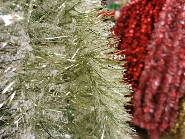 Nezaostřený Zelený Tinsel Jiskřící Vánoce Nový Rok Pozadí Rozmazané Pozadí — Stock fotografie