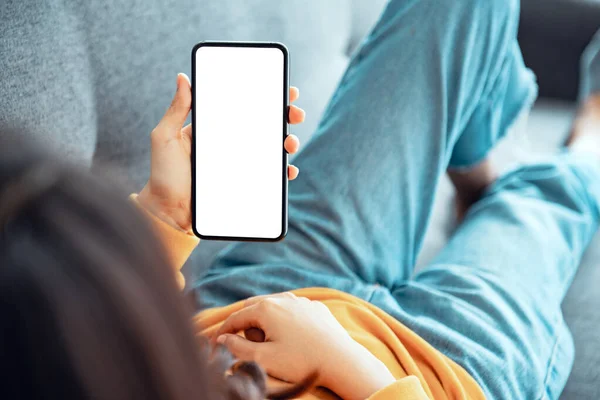Close Mão Mulher Segurando Telefone Inteligente Com Espaço Branco Cópia — Fotografia de Stock