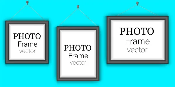 Set Van Zwarte Fotolijsten Een Blauwe Achtergrond Ontwerp Realistische Vectorillustratie — Stockvector