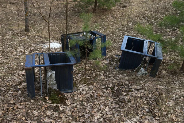 Pripyat yakınlarında radyoaktif hurda yığını, kıyamet sonrası şehir, ilkbahar sezonu Çernobil Yasaklama Bölgesi, Ukrayna