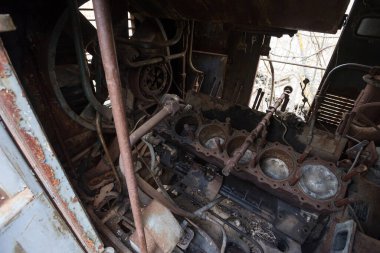 Pripyat, Çernobil sınırlama bölgesi, Ukrayna yakınlarındaki terk edilmiş Yanov istasyonunda eski radyoaktif hareket motoru