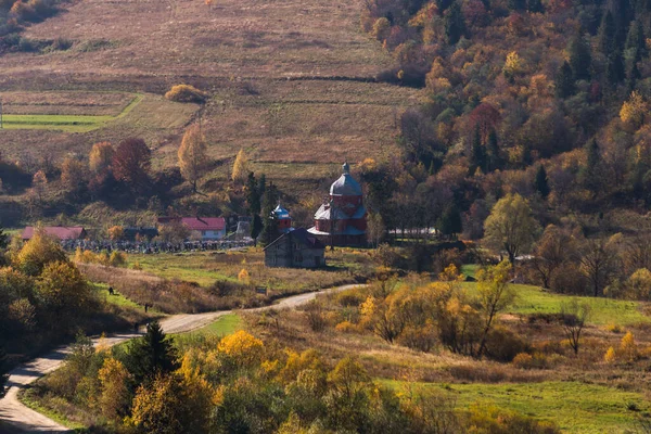 Miejscowość Urych Jesienią Obwód Lwowski Ukraina Tustan Zabytek Archeologiczny Przyrodniczy — Zdjęcie stockowe