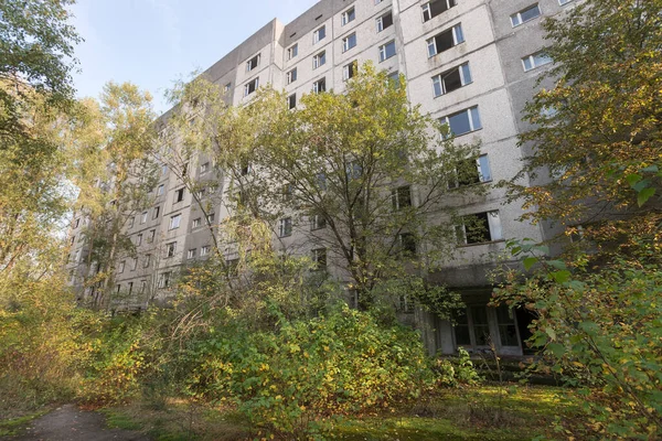 Casa Nella Città Fantasma Pripyat Città Post Apocalittica Stagione Autunnale — Foto Stock