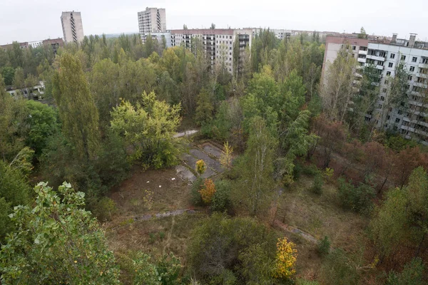 Yard Verlaten Spookstad Pripyat Post Apocalyptische Stad Herfstseizoen Tsjernobyl Uitsluitingszone — Stockfoto
