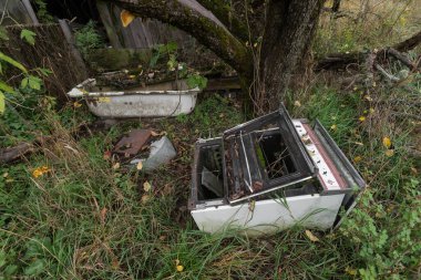 Illintsi köyündeki radyoaktif çöp yığını, kıyamet sonrası manzara, Çernobil 'de sonbahar mevsimi yasaklama bölgesi, Ukrayna