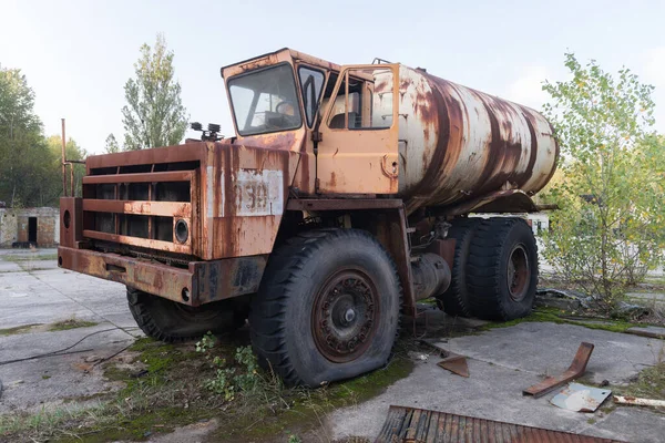 Abandoned Radioactive Vehicle Old Rusty Truck Ghost Town Pripyat Post — Stock Photo, Image