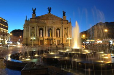 Lviv, UKRAINE - 28 Haziran 2010: Lviv Opera ve Bale Tiyatrosu