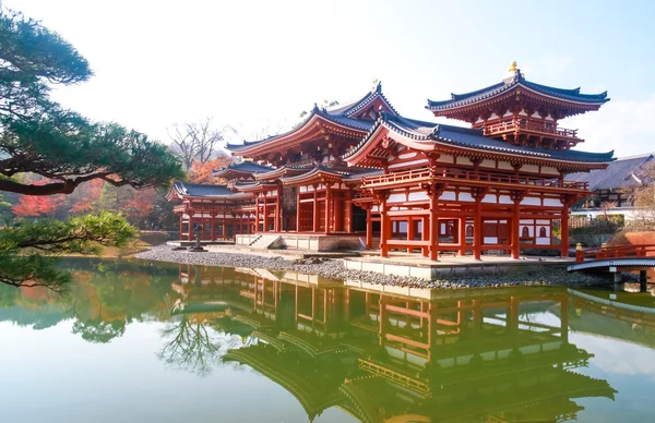 Byodo-in tempel in de ochtend. Kyoto, boeddhistische tempel, een Unesco-W — Stockfoto