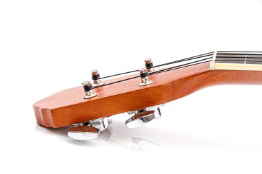 Beyaz arka plan üzerinde izole ukulele gitar