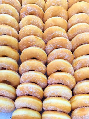 çörek. Tatlı krema şeker yiyecek. Tatlı renkli aperatif. Camlı s