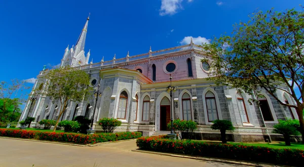 Szopka z katedry Najświętszej Marii Panny, Bang Nok Khwaek, duży biały katedry — Zdjęcie stockowe