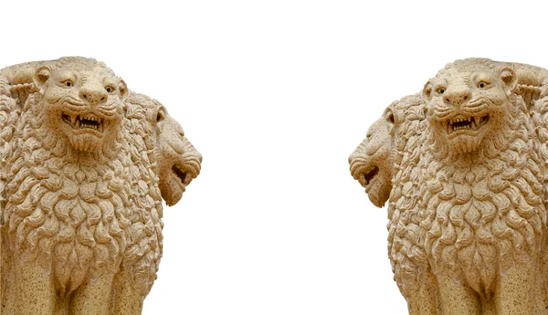 白い背景に分離された想像上の動物ライオンの像 — ストック写真