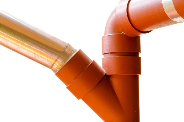 Collegamento a tre vie tra tubo in PVC e tubo zincato su whi — Foto Stock