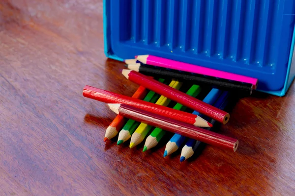 Crayon : crayon ou bâton de craie ou de cire colorée, utilisé pour le tirage — Photo