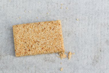 Susam ve Çin pasta şekerleme