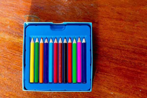 Crayon: een potlood of een stok van gekleurde krijt of wax, gebruikt voor drawi — Stockfoto