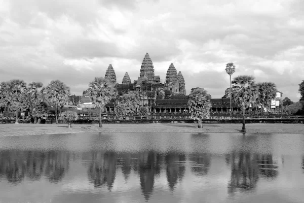 Angkor wat tempel zwart-wit — Stockfoto
