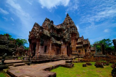 Khao Phanom basamak Kalesi, Prasat Hin Phanom basamak bir Khmer tapınaktır